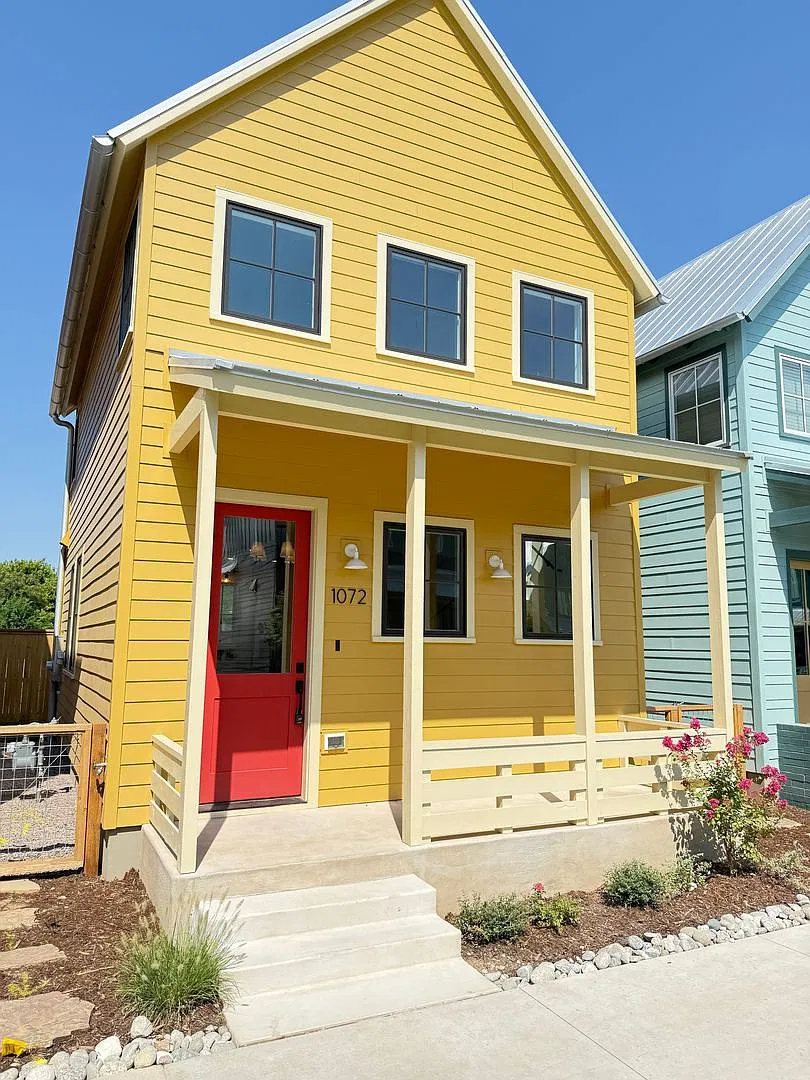 Beautiful 2 Bed, 1.5 Bath in the Wheeler District — Photo 1