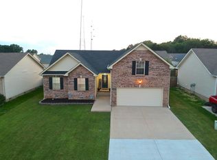 2530 Centerstone Cir, Clarksville, TN 37040