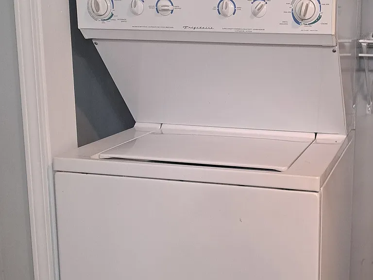 washer and dryer stays