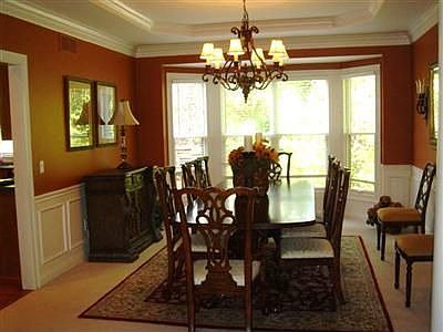 3rd image of 869 Eagleview Ct
