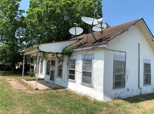 1402 Seydler St, Gonzales, TX 78629