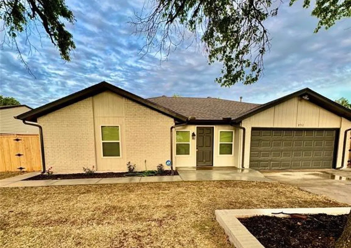 3 bed, 1456 sqft, $1,650 — Photo 1