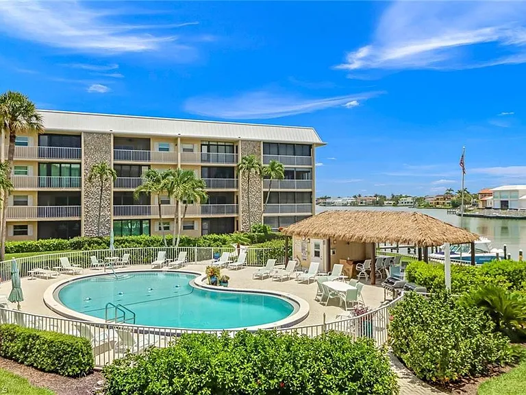 3000 Gulf Shore Blvd N #213 — Photo 2