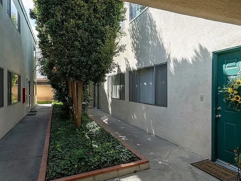 25907 Oak St #19 — Photo 14