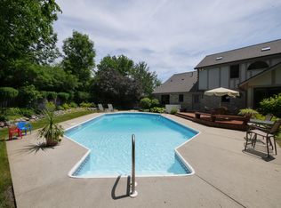 16650 Brehon Ln, Brookfield, WI 53005