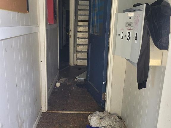 2nd image of 819 N 41st St