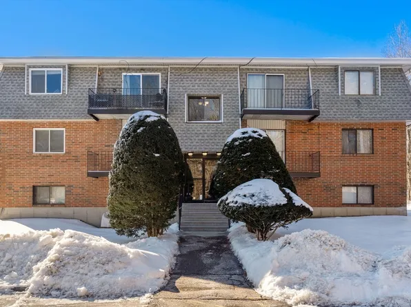 176 Maple Ave APT 3-24, Rutland, MA 01543