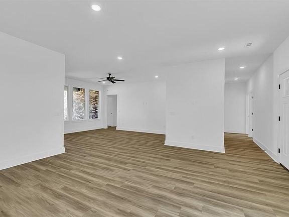 5th image of 4792 W Sturgeon St
