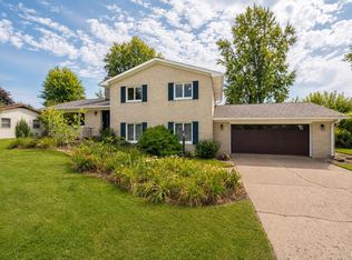 1311 Oriole Dr, Warsaw, IN 46580