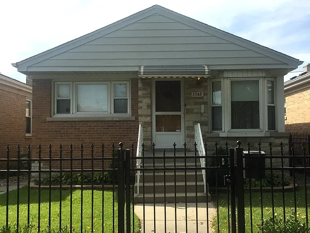 5348 N Mulligan Ave photo 1