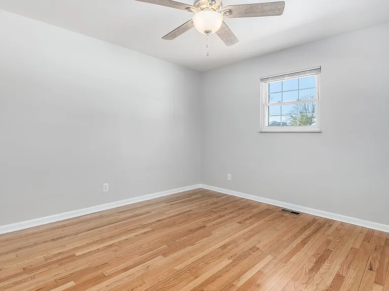 826 Doherty Rd — Photo 33
