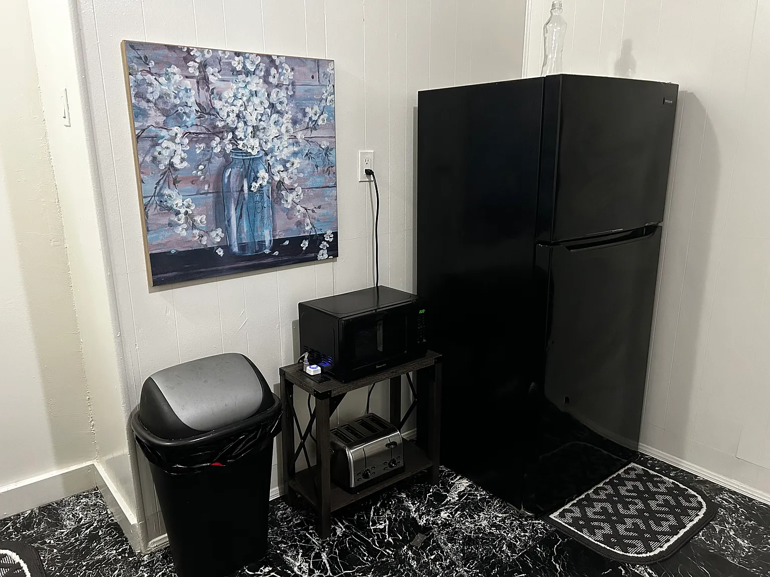 3 bed, 1650 sqft, $4,050 — Photo 2