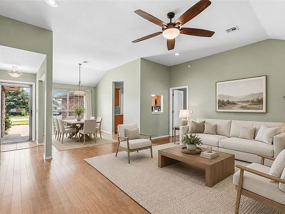 4th image of 905 Shadowhill St