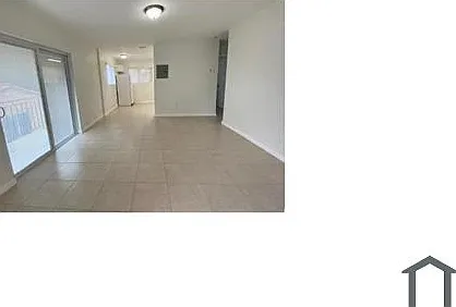 1121 NW 4th St