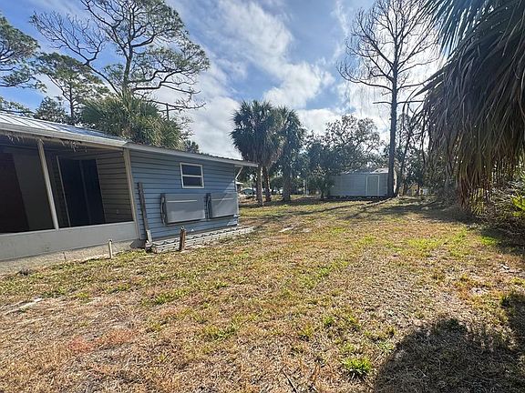 3rd image of 1210 Hawthorne Ave