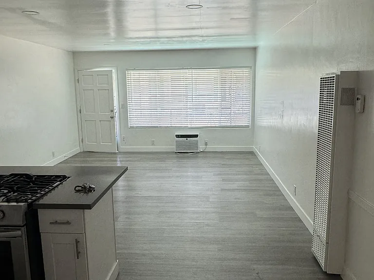 Royal Palms Apartment Complex — Photo 18