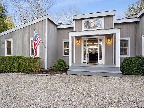 4th image of 10 Winterberry Ln