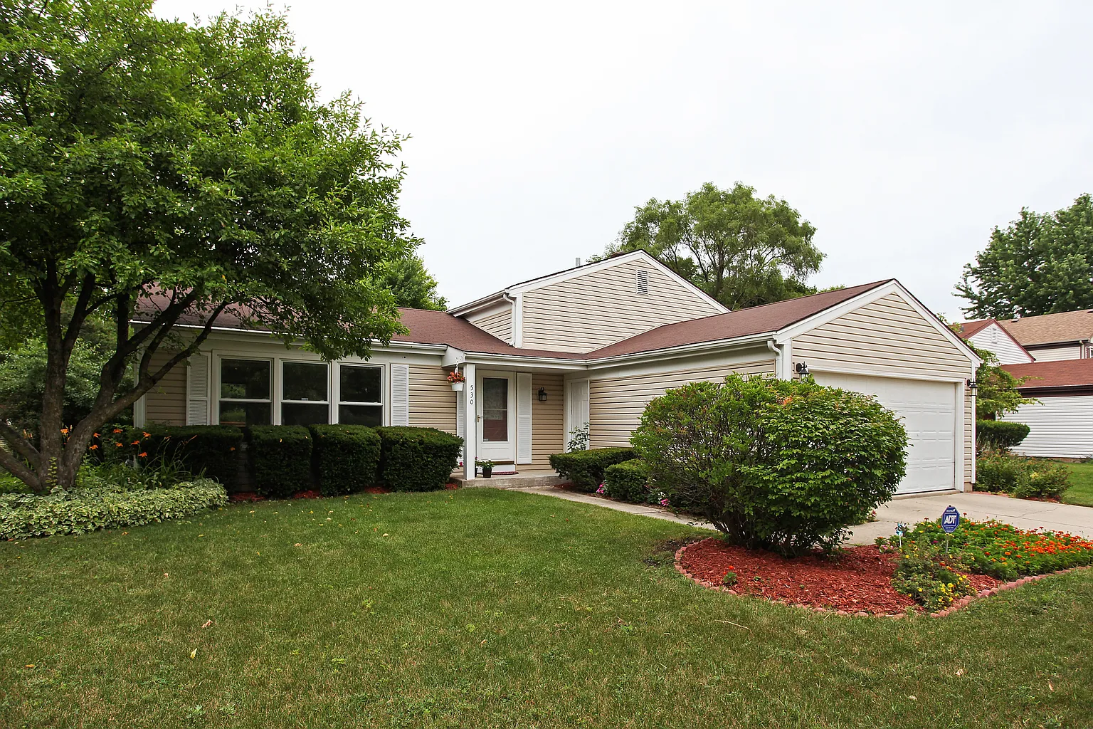 530 Thompson Blvd photo 1