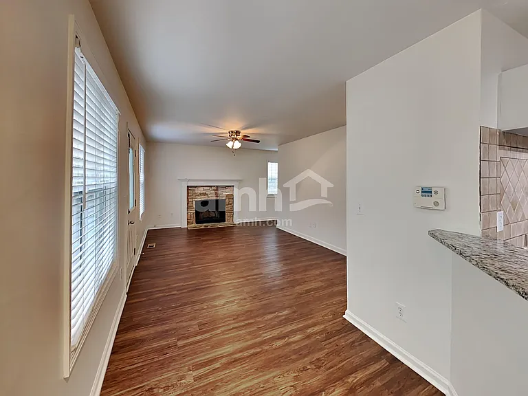 714 Ridgewood Way — Photo 4