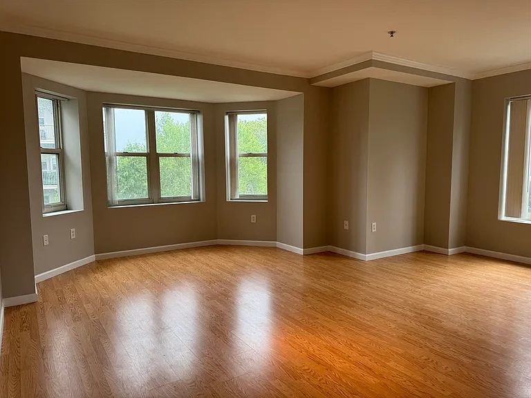 1 Cityview Ln #213 — Photo 16