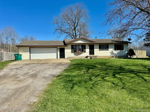 9335 Sheridan Rd, Gaines, MI 48436