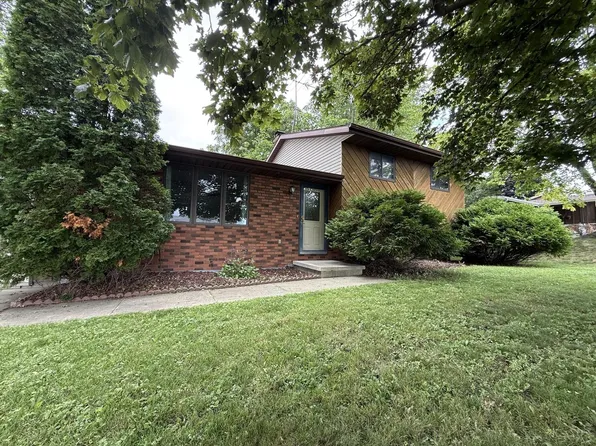 2305 Cindy LANE, New Holstein, WI 53061