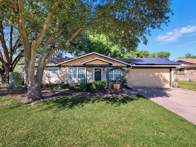 912 Simmons Dr, Euless, TX, 76040