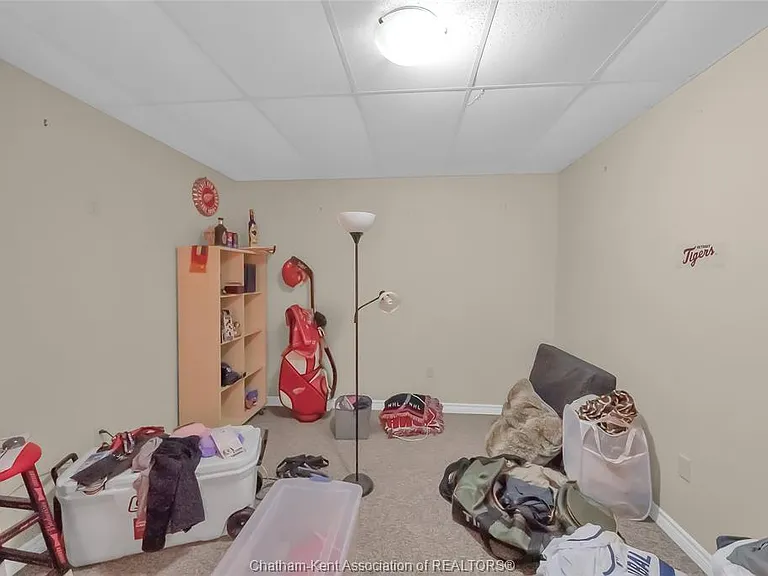255B William St S — Photo 17