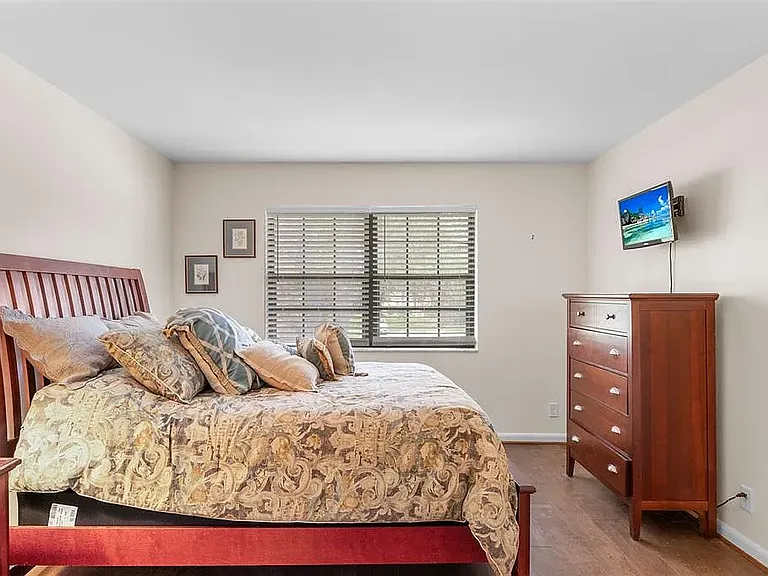 19505 Quesada Ave — Photo 15