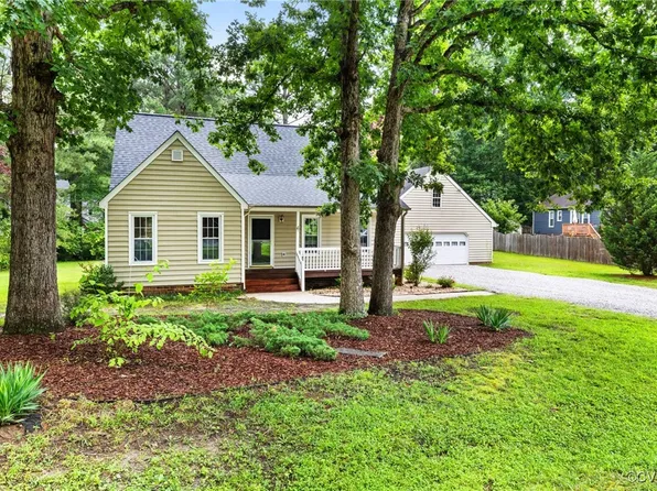 3453 Castlebury Dr, Chester, VA 23831