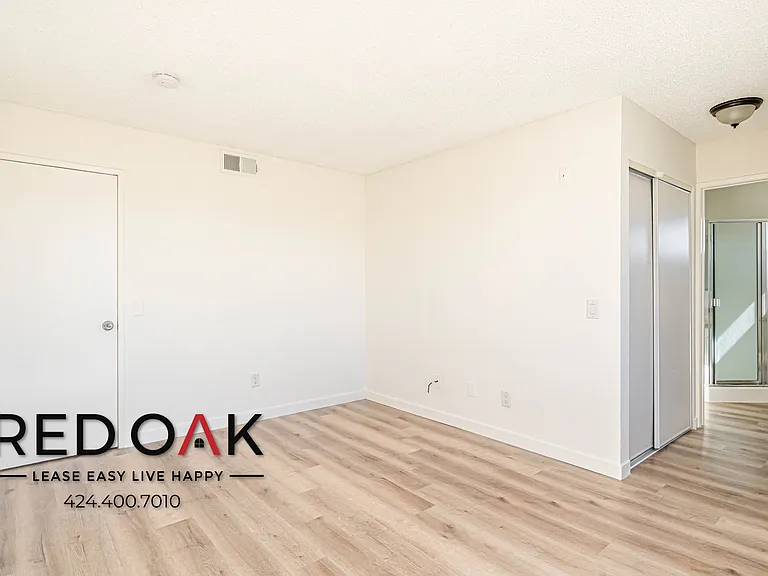 11823 Victory Blvd #214 — Photo 26
