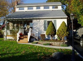31 Cornell St, Islip, NY 11751