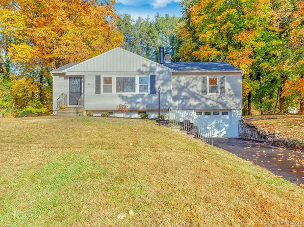 32 Rockview Drive, Cheshire, CT 06410