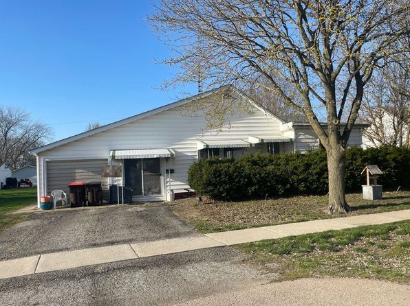 615 W Santa Fe Ave, Toluca, IL 61369