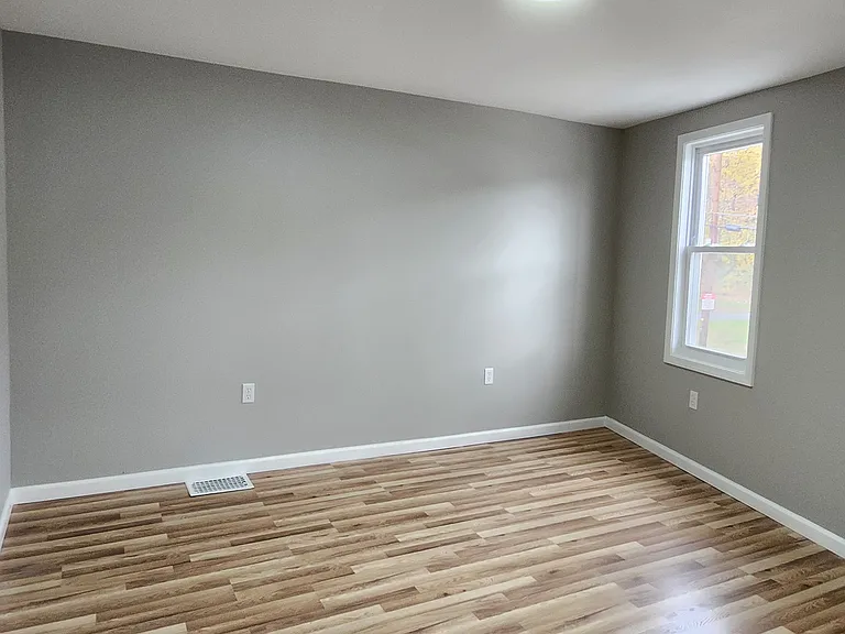 578 N Main St — Photo 12