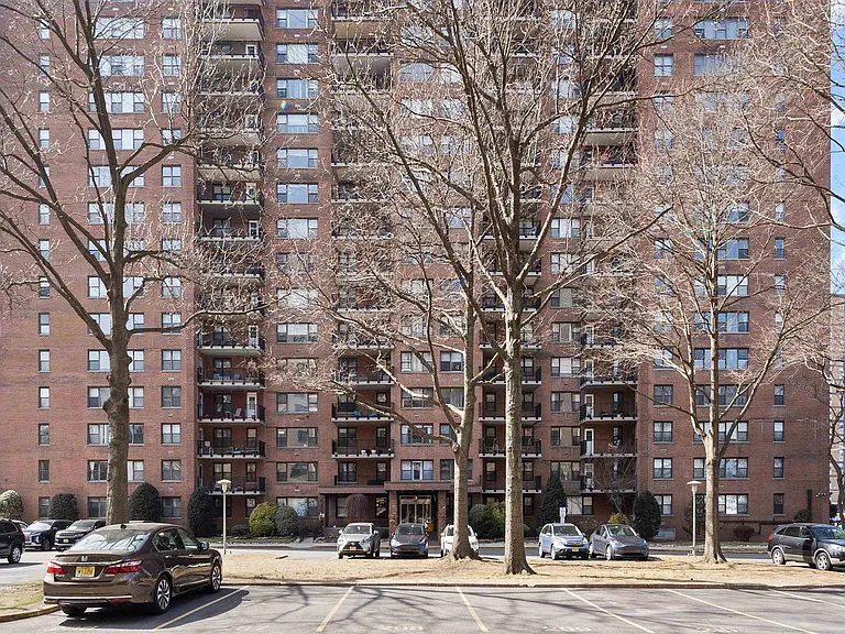 225 Saint Pauls Ave #2C — Photo 12