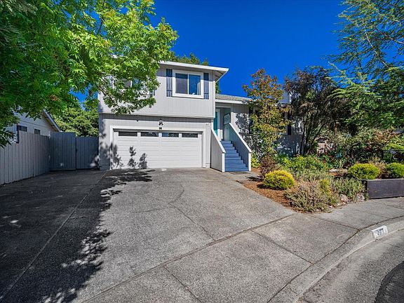 3rd image of 467 Harper Court