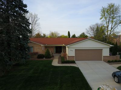 850 Dickson Ln, Rochester Hills, MI, 48307