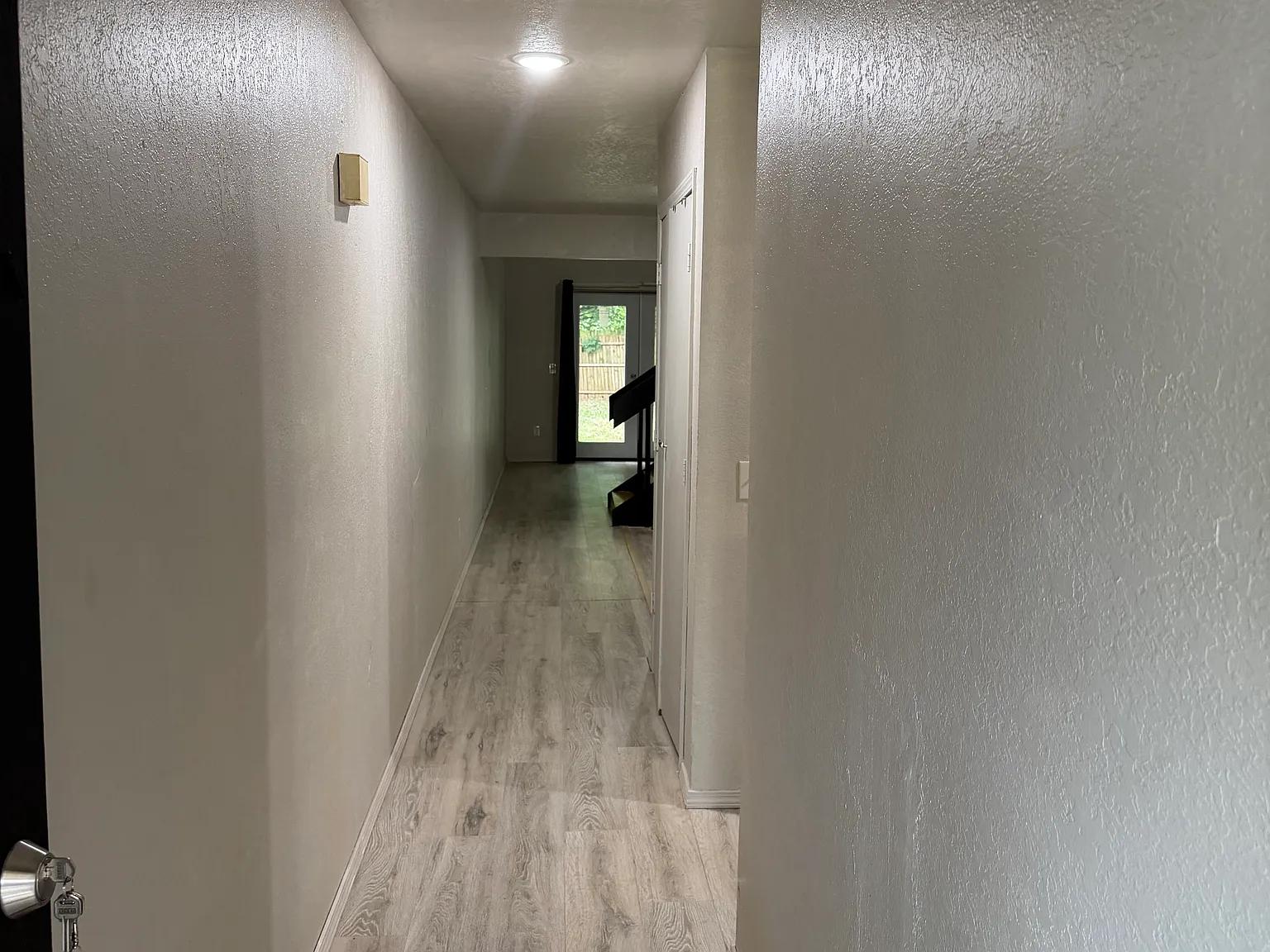 2 bed, 1.5 bath, 1200 sqft, $1,200 — Photo 2
