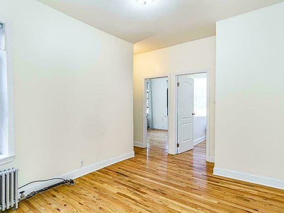 3rd image of 470 W 165th St APT 4