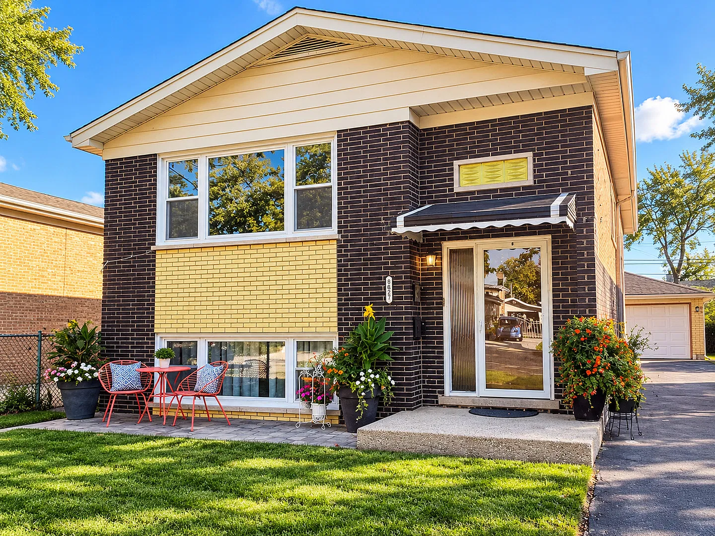 3 bed, $2,300 — Photo 1