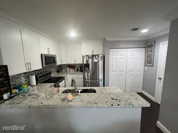 12560 SW 53rd Ct, Hollywood, FL 33027