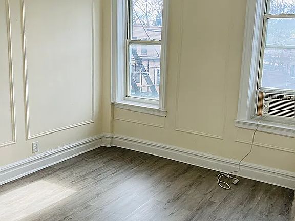 4th image of 1323 E 16th St APT B7