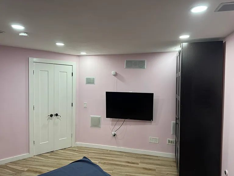 1833 Avenida Segovia — Photo 8