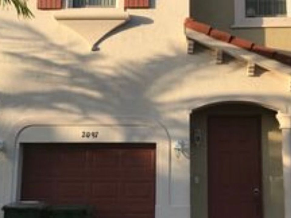 2nd image of 2093 NE 7th St