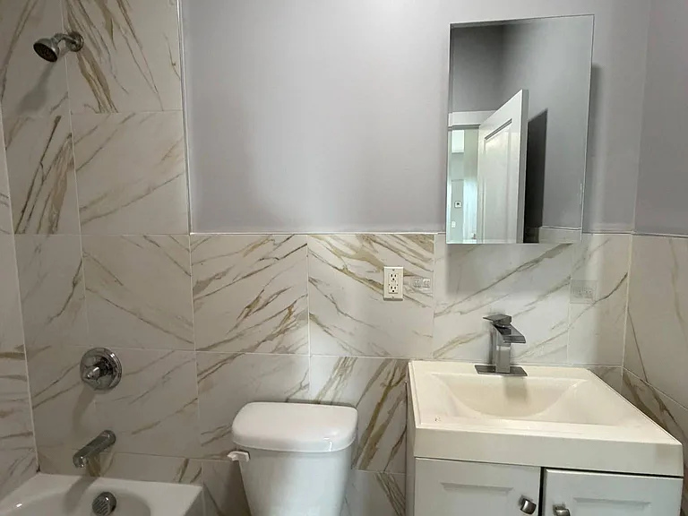 61 16th Ave #5 — Photo 5