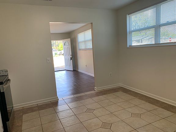 5th image of 150 SE Oakmont St