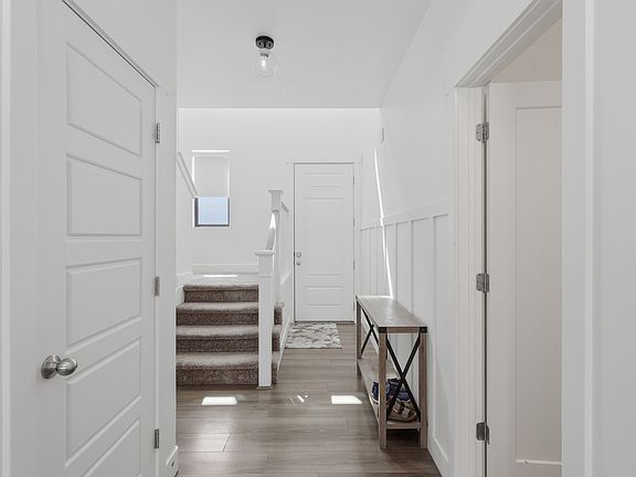 3rd image of 7152 N Brook Rdg