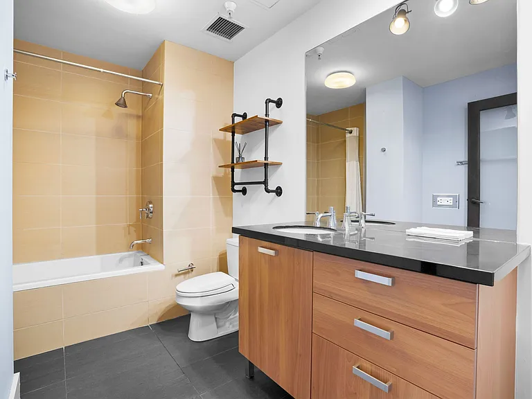 460 S Spring St #512 — Photo 13