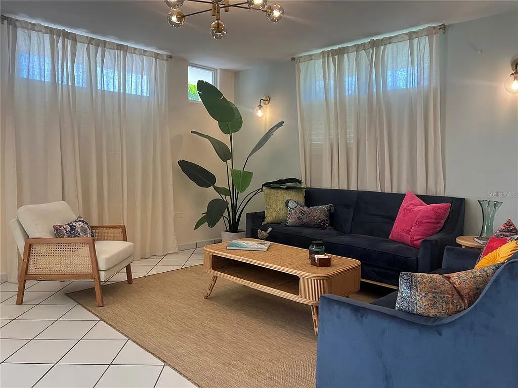 3 bed, 3.0 bath, 2300 sqft, $3,000 — Photo 4